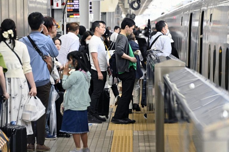 Golden Week wraps as post-COVID tourism boom overcrowds stations in Japan